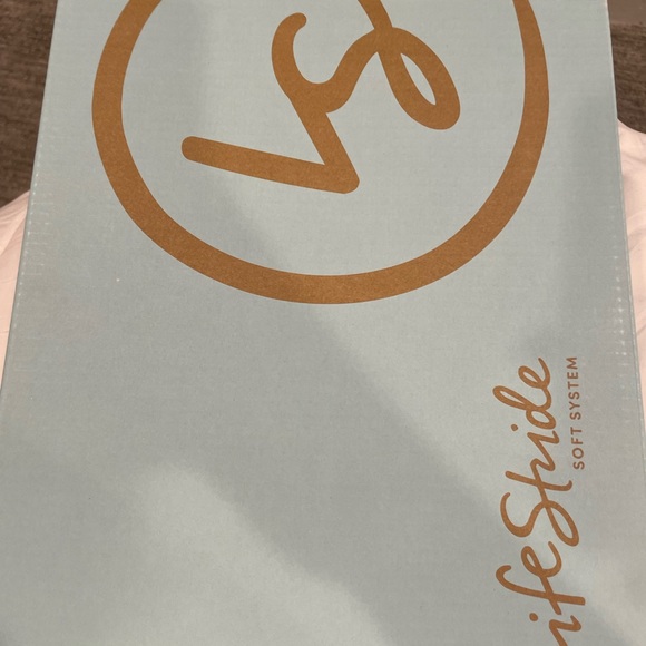 Pink sandals - Picture 3 of 4